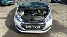 Peugeot 208 1.2 PureTech 82 Signature 5dr [Start Stop] Petrol Hatchback